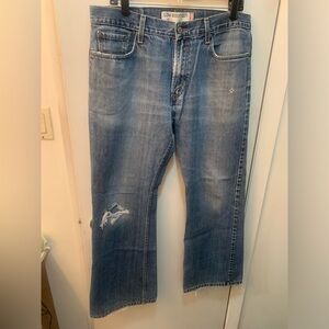 SOLD-Levis- mens bootcut ripped jeans